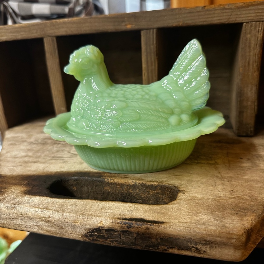 Green Glass Hen on Nest Figurine